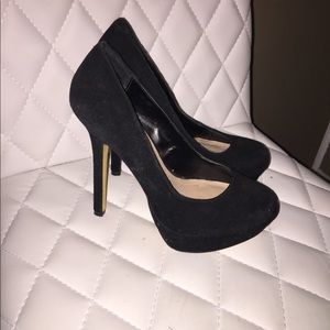 Steve Madden Bevv Suede Black Platform Pumps